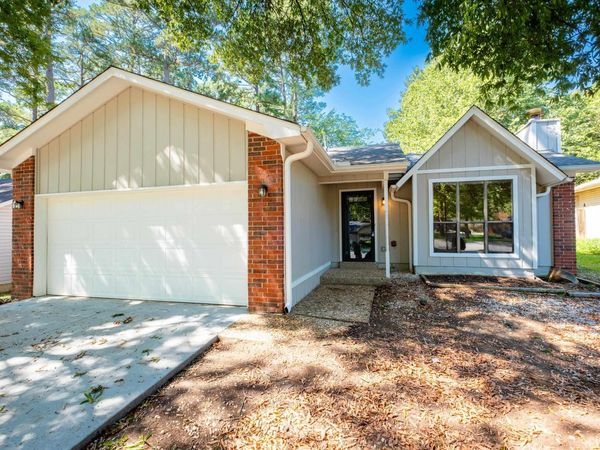 5 Smoking Oaks Drive, Maumelle, AR 72113