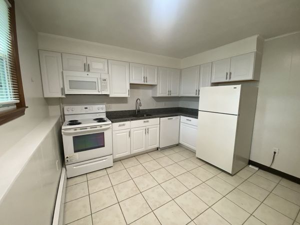 900 Lexington Street, Unit B1, Waltham, MA 02452