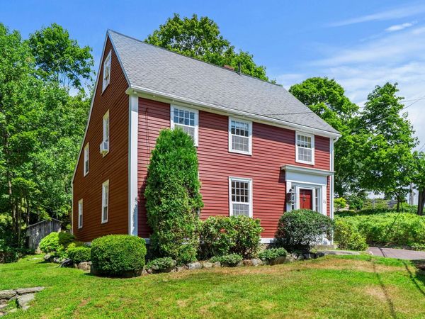 25 Bennett St, Manchester, MA 01944