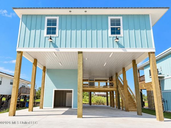 11157 New York Street, Bay Saint Louis, MS 39520