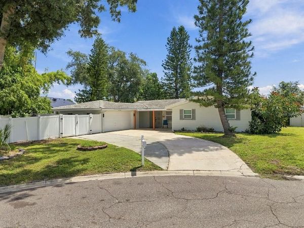 10744 DRUMMOND ROAD , TAMPA, FL 33615