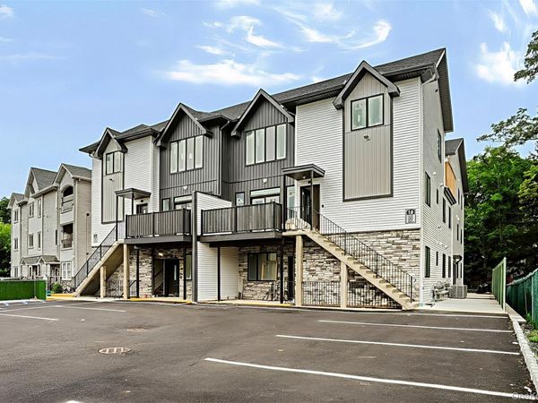16 Phyllis Terrace , Unit 301, Monsey, NY 10952
