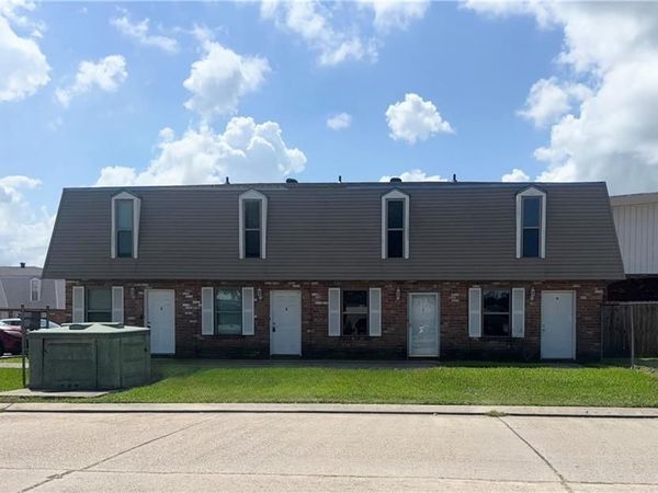 900 ASPEN Court , Unit B, LaPlace, LA 70068