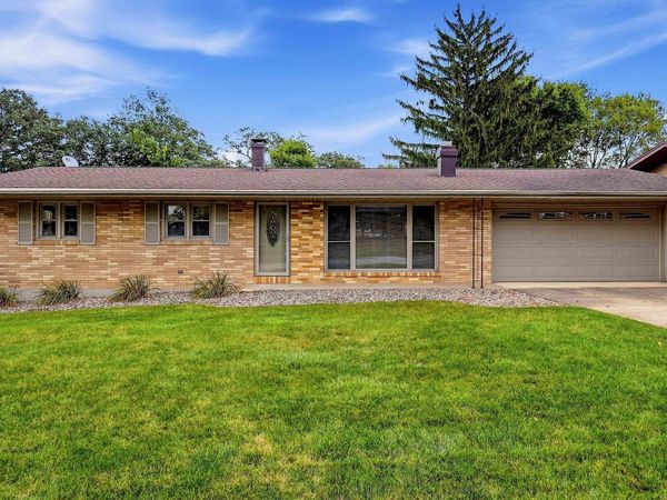 10920 Cascade Drive, Dubuque, IA 52003
