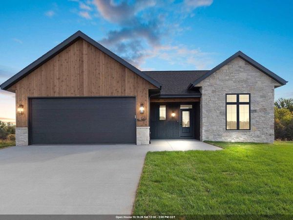 397 FARMHOUSE LANE, Combined Locks, WI 54113