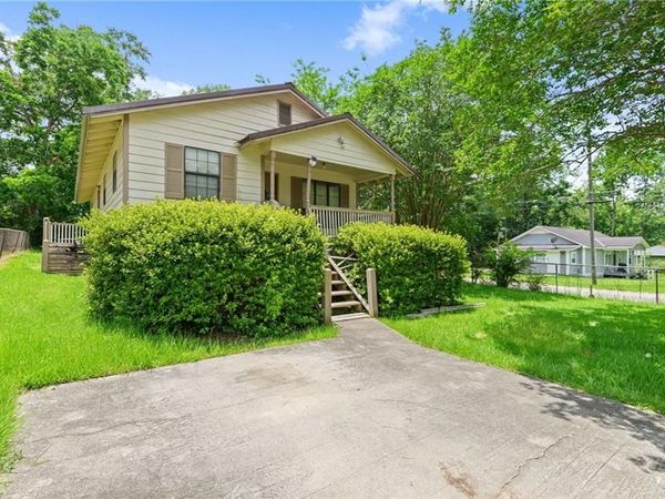 515 Lee Street W, Chickasaw, AL 36611