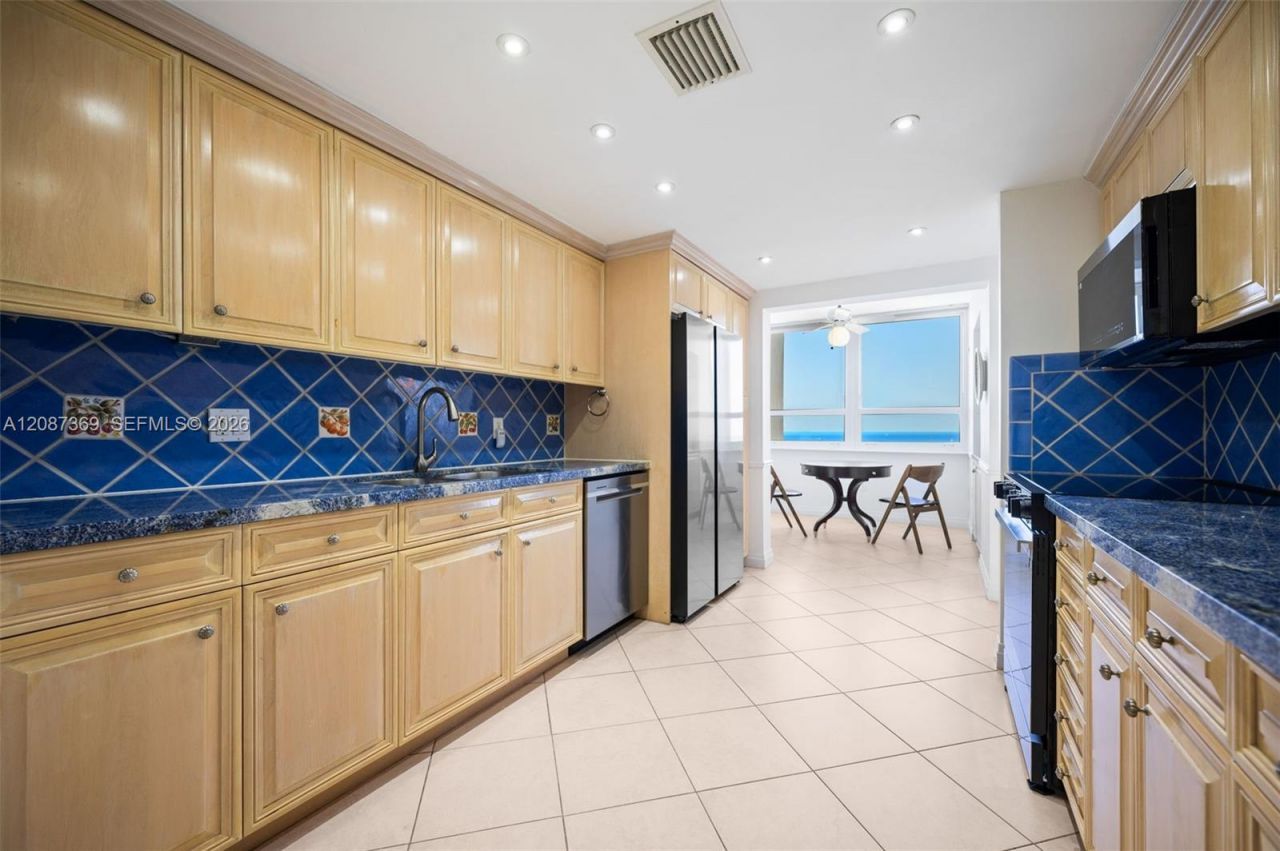 2 Grove Isle Dr, Unit B1402, Miami, FL 33133 Photo