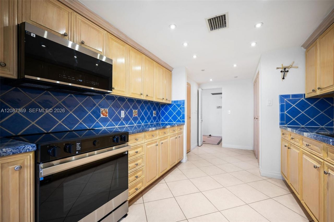 2 Grove Isle Dr, Unit B1402, Miami, FL 33133 Photo