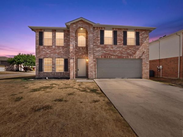 3040 Clemente Drive, Grand Prairie, TX 75052