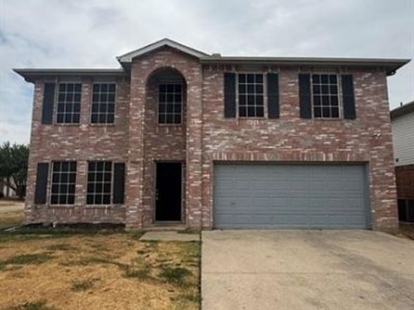 3040 Clemente Drive , Grand Prairie, TX 75052