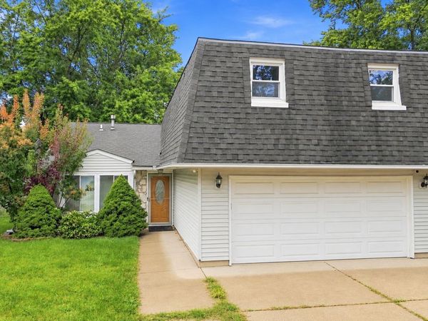 927 Shiloh Court , Joliet, IL 60431