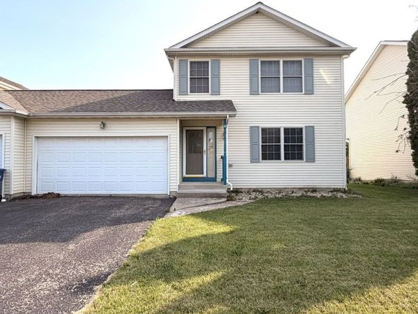 1536 Moluf Street , DeKalb, IL 60115