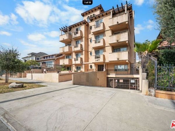 147 N Berendo Street, Unit 203, Los Angeles, CA 90004