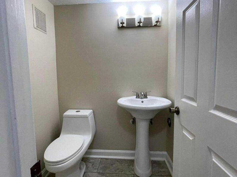 2688 Woodland Trail Drive, Columbus, OH 43231 Photo 10