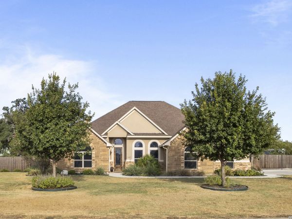247 Double Gate, Castroville, TX 78009