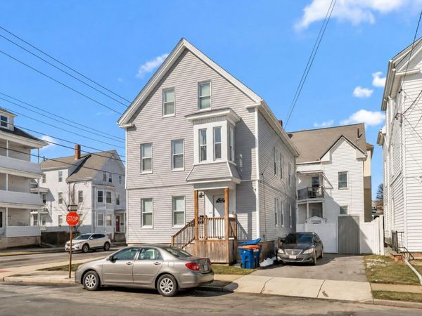 105 Thompson St, Unit 1, New Bedford, MA 02740