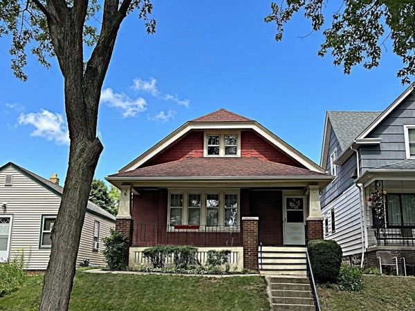 627 E Russell AVENUE, Milwaukee, WI 53207