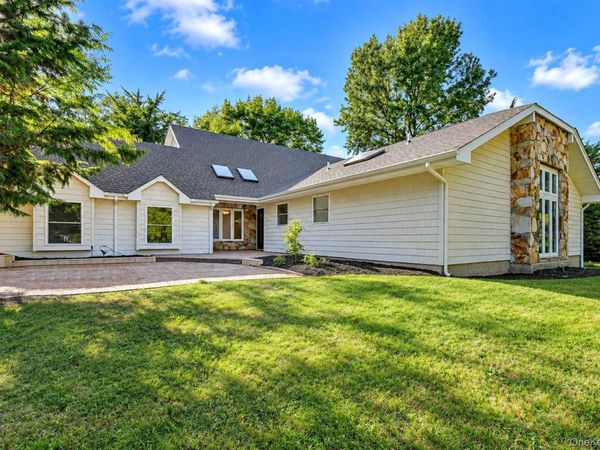 6 Cedarfield Terrace , Saint James, NY 11780