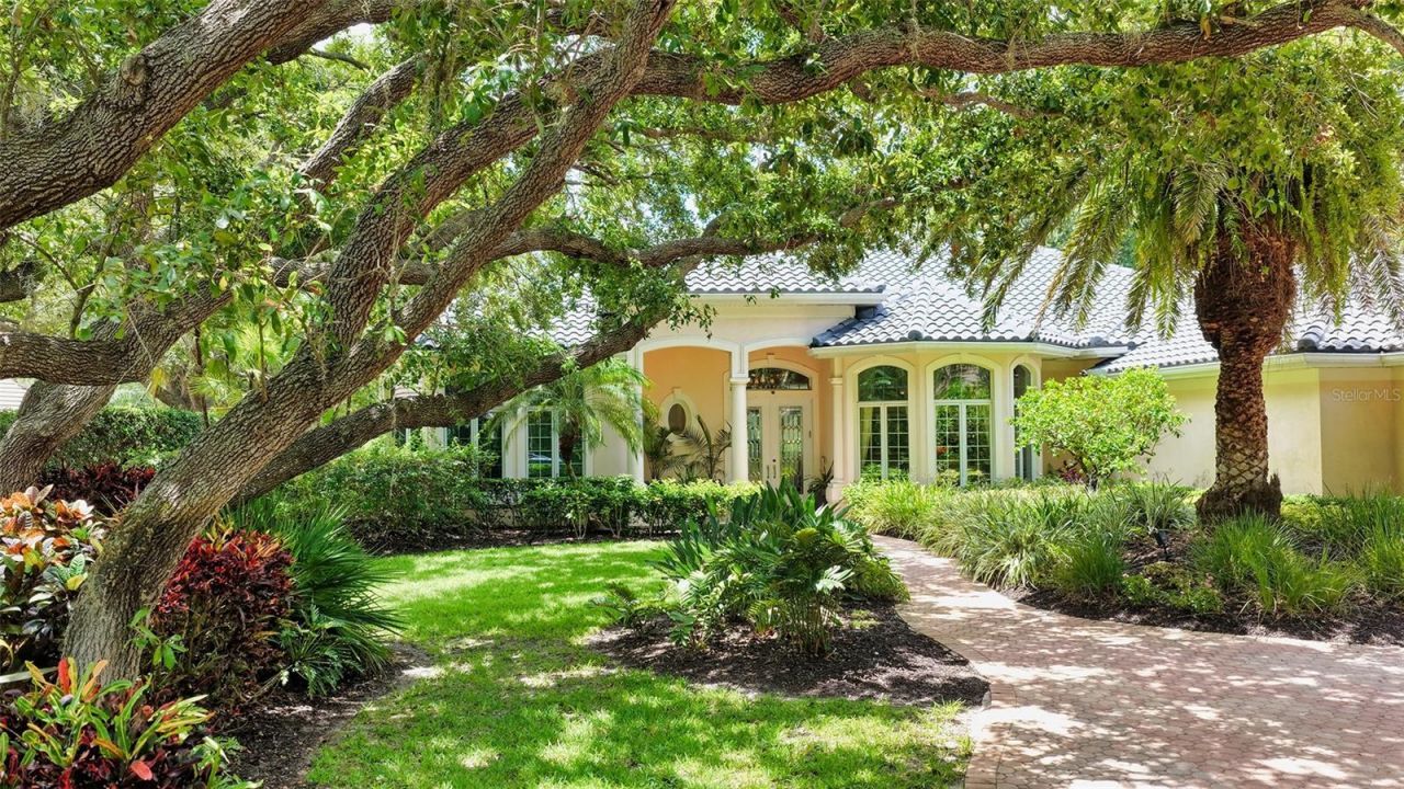 402 Macewen Drive, Osprey, FL 34229 Main Photo