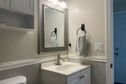 1880 Colony Dr. photo 4