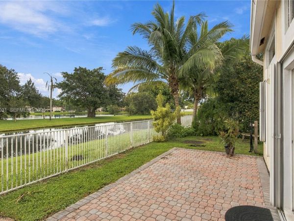10000 NW 4th St , Plantation, FL 33324