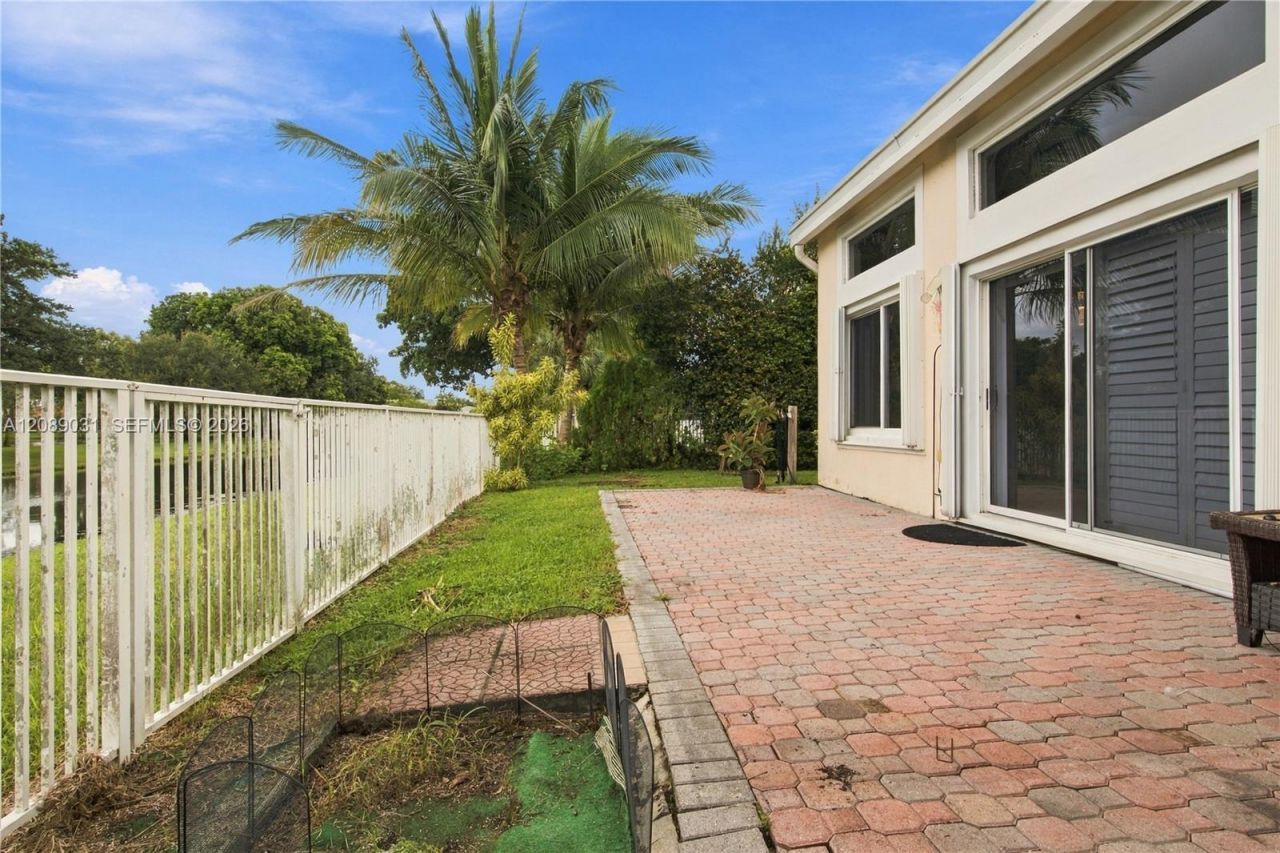 10000 NW 4th St, Plantation, FL 33324 Photo