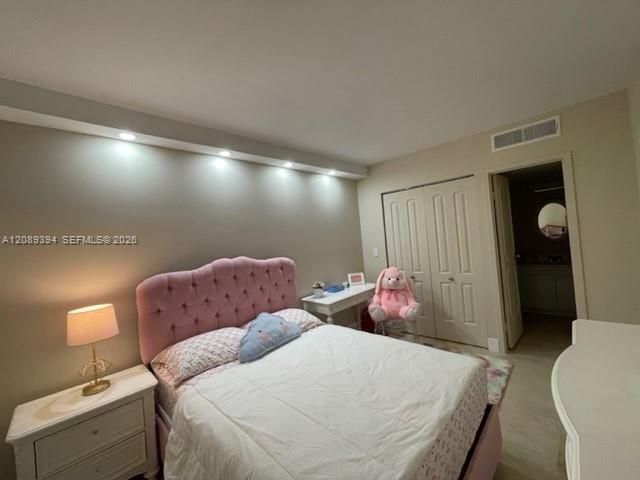3625 N Country Club Dr , Unit 704, Aventura, FL 33180 Photo