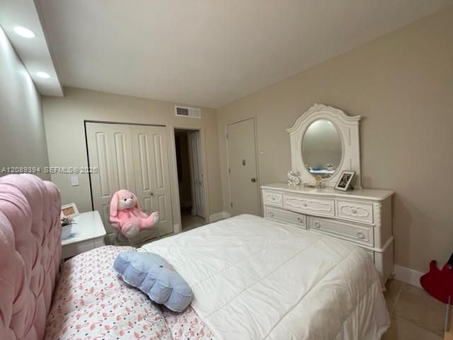3625 N Country Club Dr , Unit 704, Aventura, FL 33180 Photo