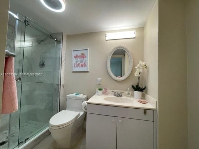 3625 N Country Club Dr , Unit 704, Aventura, FL 33180 Photo