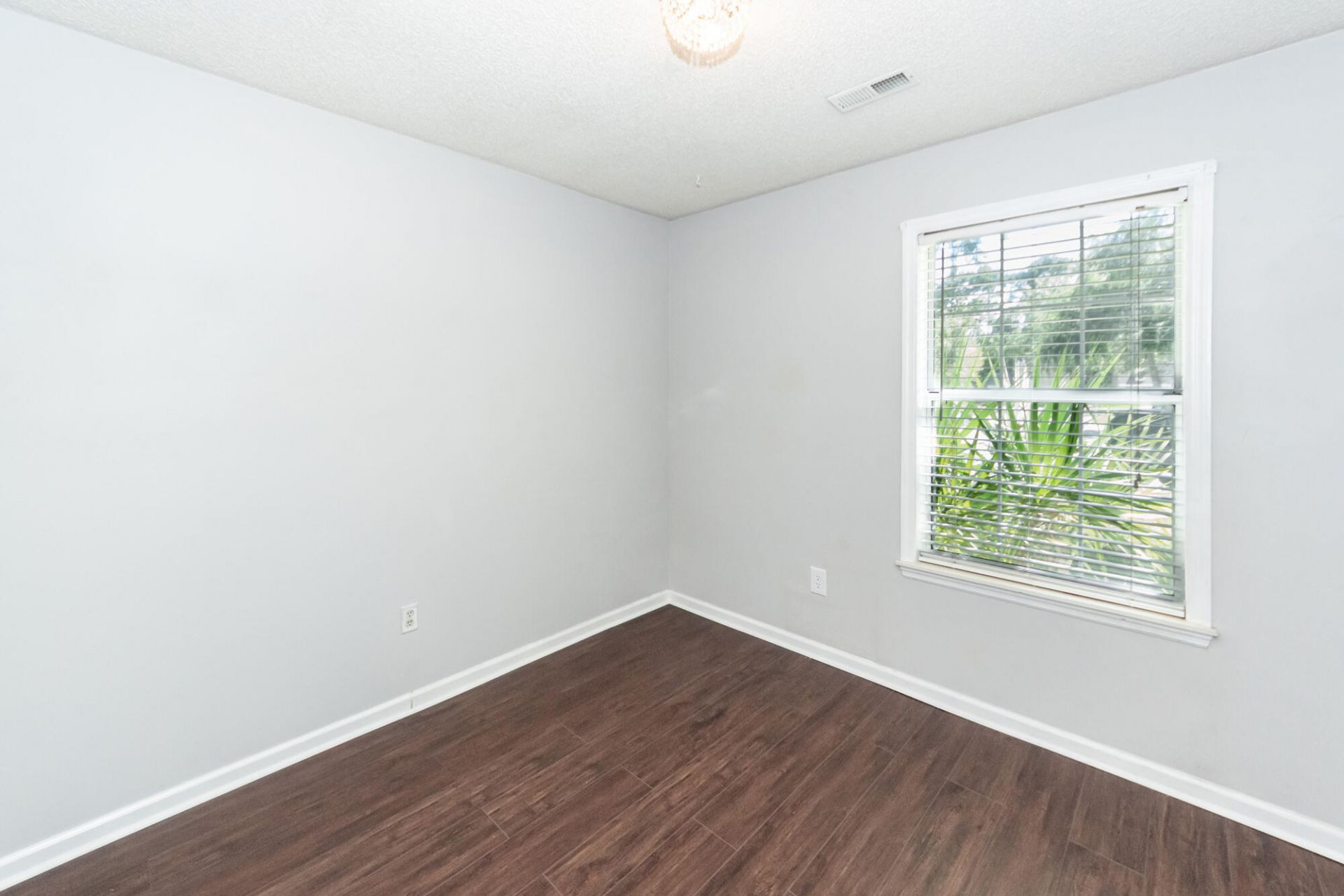 110 Ruston Place Photo 29
