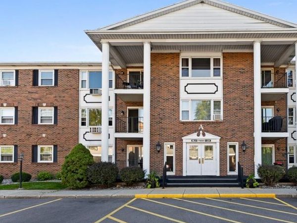 7500 Boulder Bluff Drive, Unit 2, Jenison, MI 49428