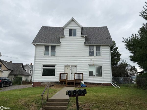 109 S 2Nd Street, Marshalltown, IA 50158
