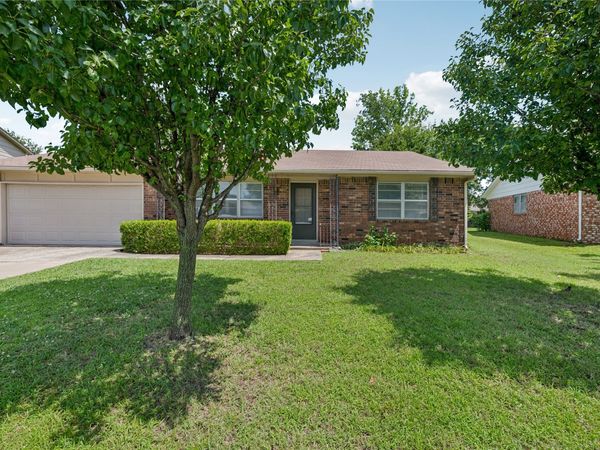8966 E 56th Place , Tulsa, OK 74145