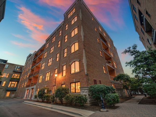 2811 N Bell Avenue , Unit 404, Chicago, IL 60618