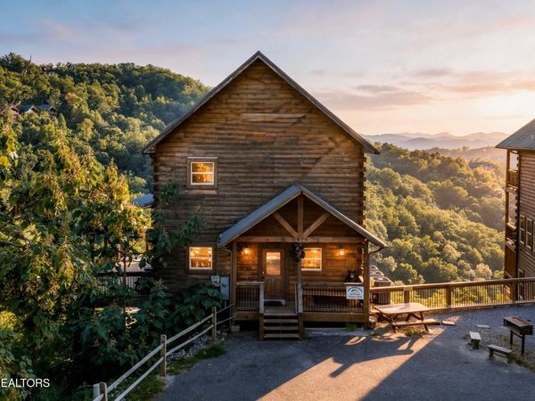 1876 Billard Way , Sevierville, TN 37876