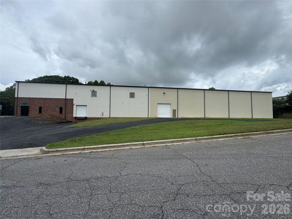 645 11TH Avenue Boulevard SE, Hickory, NC 28602