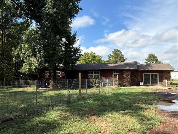 19717 State Highway 154 , Dardanelle, AR 72834