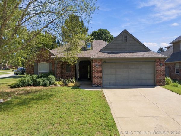 901 S 71st Street, Broken Arrow, OK 74014