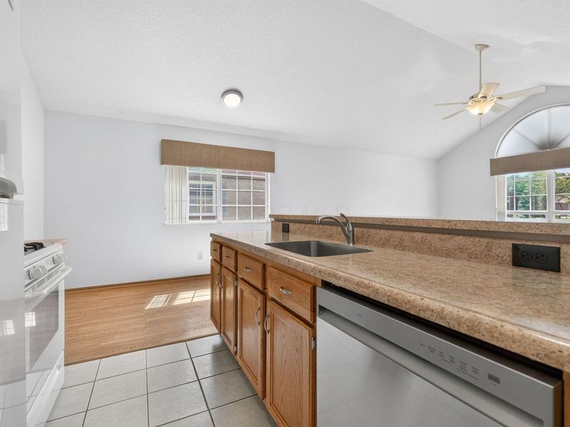 5740 Black Walnut Drive, Gahanna, OH 43230 Photo 18