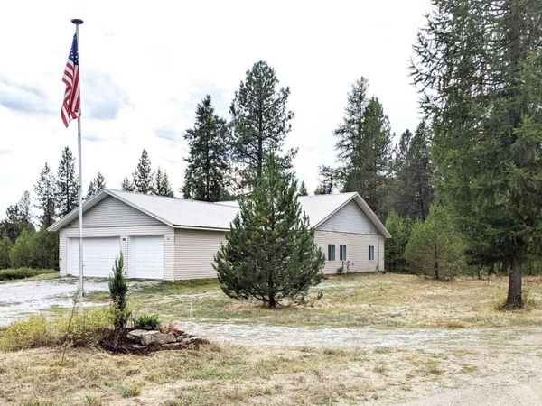 202 Rumsey Dr, Newport, WA 99156