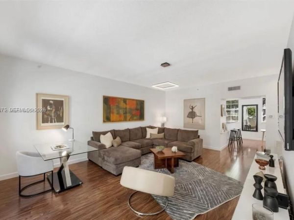 2069 S Ocean Dr , Unit TH8, Hallandale Beach, FL 33009