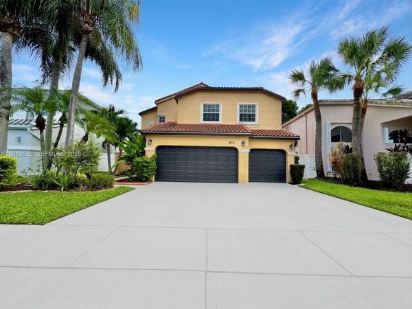 811 NW 155th Ter , Pembroke Pines, FL 33028