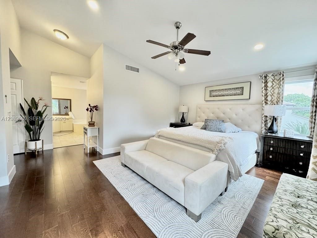 811 NW 155th Ter , Pembroke Pines, FL 33028 Photo