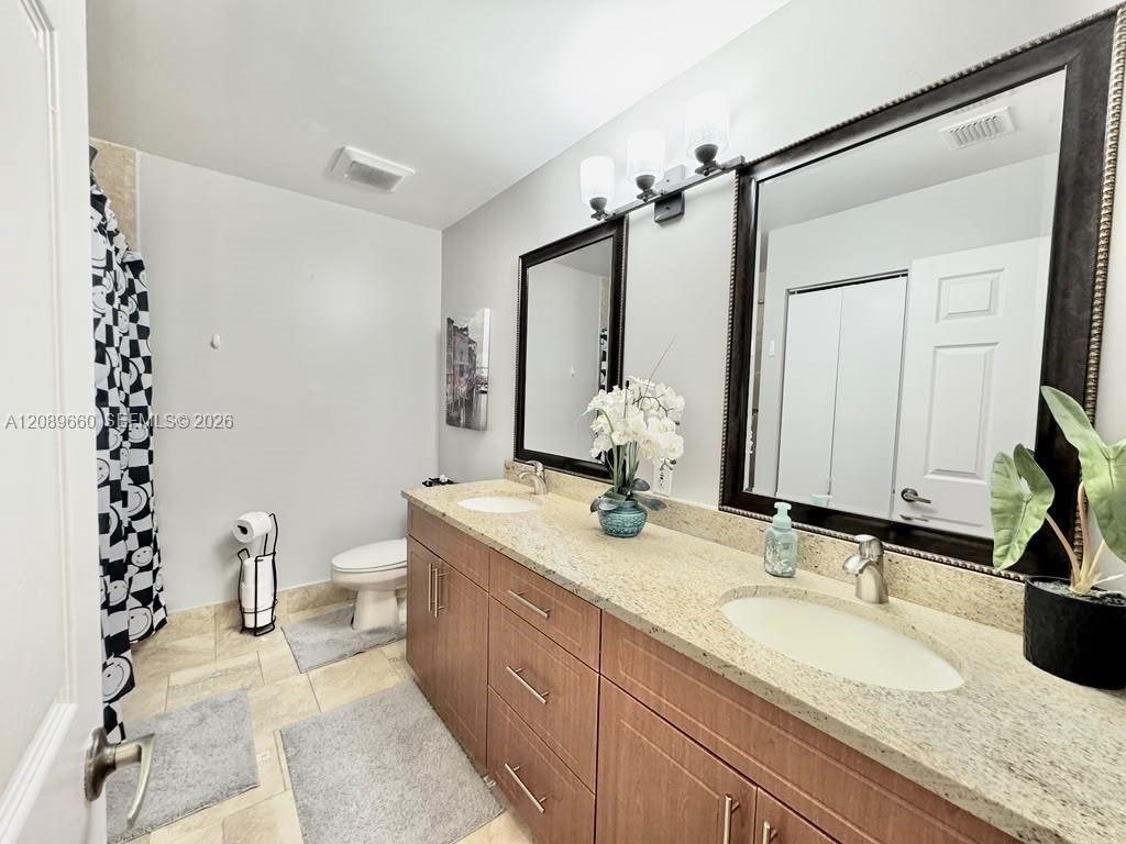 811 NW 155th Ter , Pembroke Pines, FL 33028 Photo