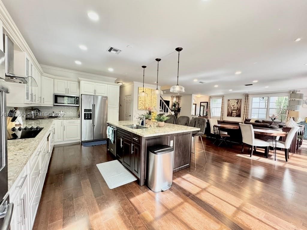 811 NW 155th Ter , Pembroke Pines, FL 33028 Photo