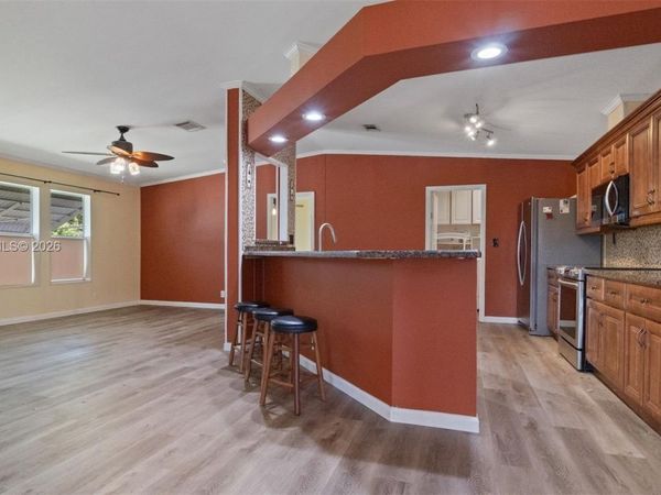 6515 Colonial Dr , Margate, FL 33063