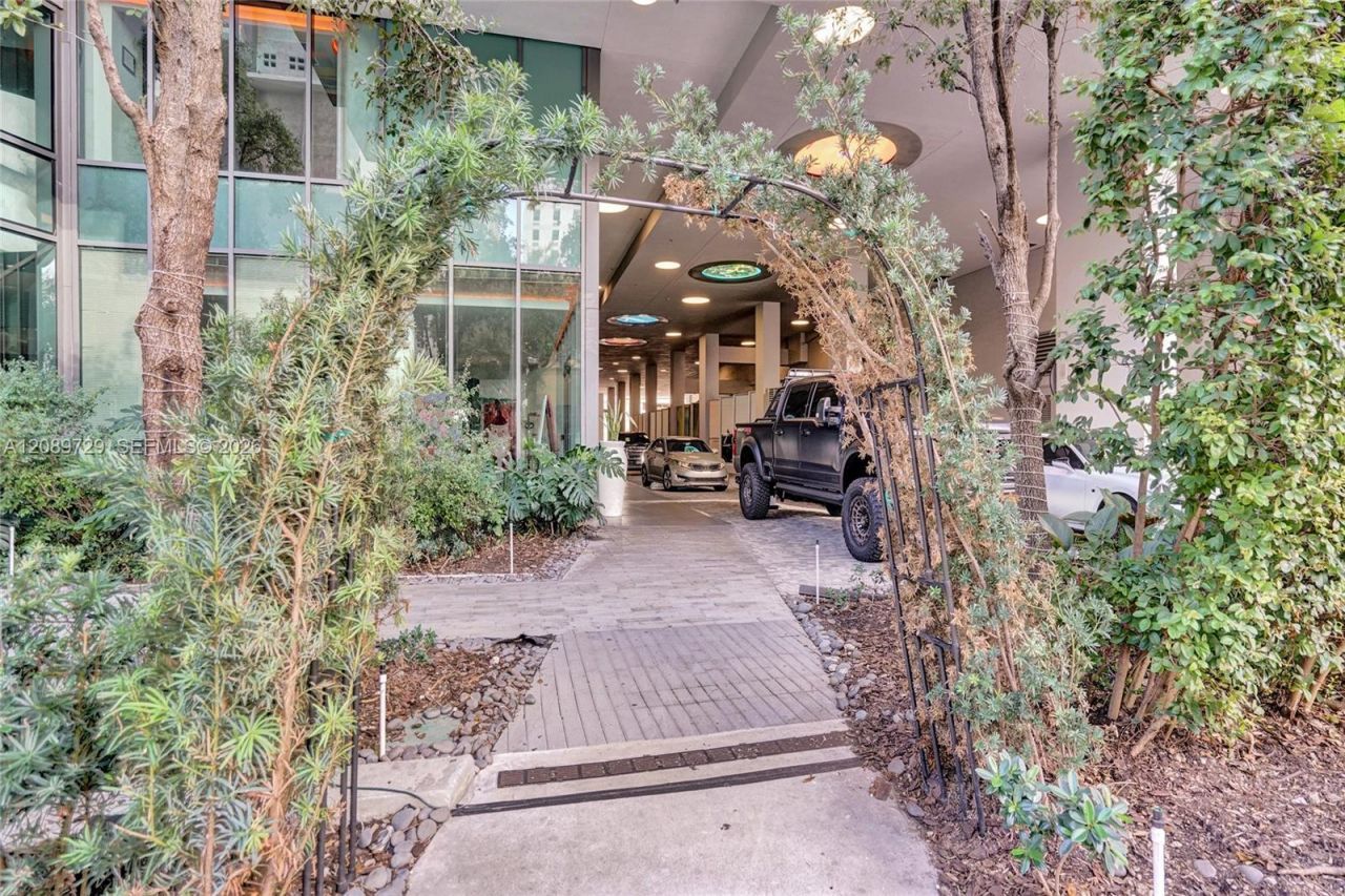 1300 S Miami Ave , Unit 2306, Miami, FL 33130 Photo