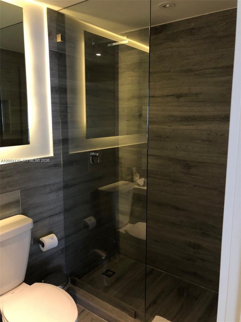 185 SE 14th Ter, Unit 2001, Miami, FL 33131 Photo