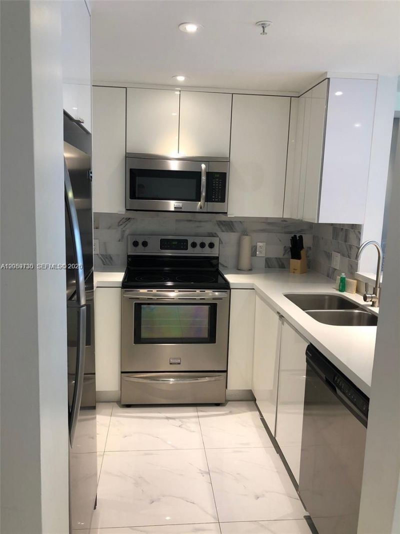 185 SE 14th Ter, Unit 2001, Miami, FL 33131 Photo