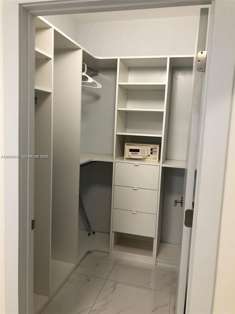 185 SE 14th Ter, Unit 2001, Miami, FL 33131 Photo